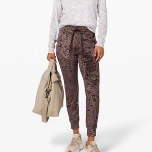 Lululemon Crushed Velvet Jogger Pants Sz 6 Brown